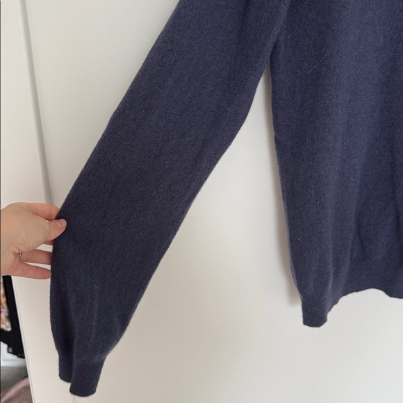 Joseph Abboud 100% Cashmere V-Neck Sweater, Blue - Size XL - Picture 3 of 5